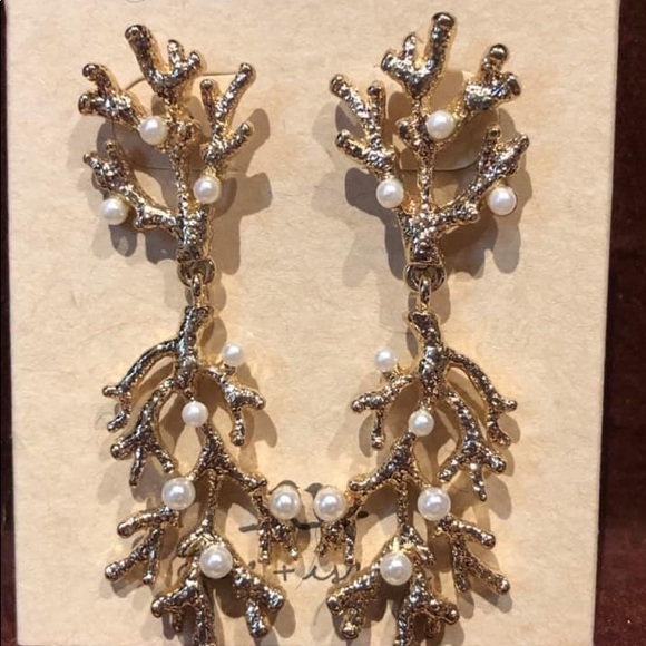Chloe + Isabel Jewelry - Sur Met Statement Earrings Chloe + Isabel Jewelry - Sur Met Statement Earrings